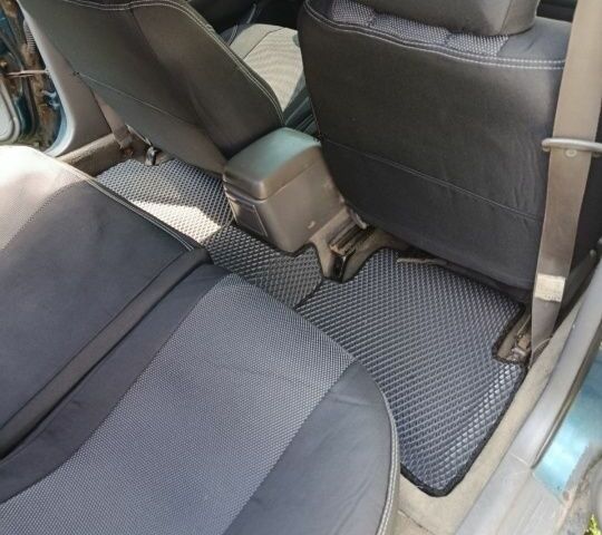 Зелений Мазда 626, об'ємом двигуна 2 л та пробігом 1 тис. км за 2341 $, фото 4 на Automoto.ua