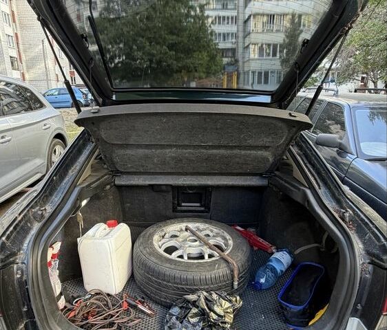Зелений Мазда 626, об'ємом двигуна 2 л та пробігом 200 тис. км за 1550 $, фото 5 на Automoto.ua