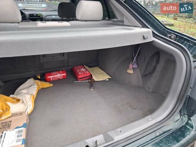 Зелений Мазда 626, об'ємом двигуна 2 л та пробігом 237 тис. км за 3000 $, фото 12 на Automoto.ua