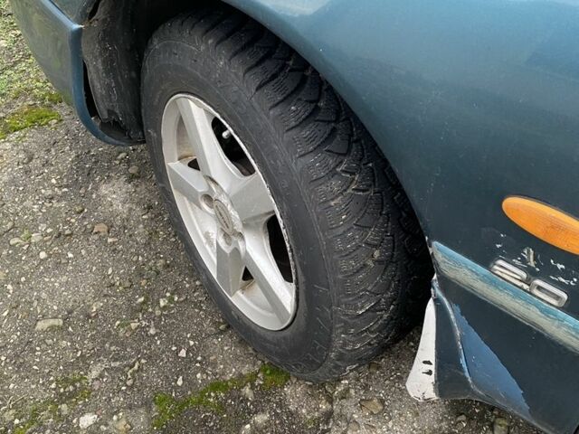 Зеленый Мазда 626, объемом двигателя 2 л и пробегом 470 тыс. км за 900 $, фото 3 на Automoto.ua