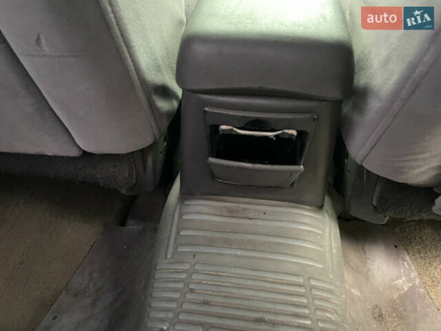 Зеленый Мазда 626, объемом двигателя 1.8 л и пробегом 300 тыс. км за 1099 $, фото 9 на Automoto.ua