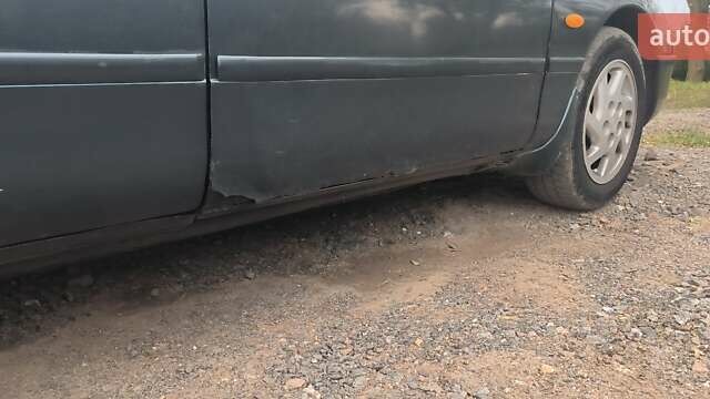 Зелений Мазда 626, об'ємом двигуна 1.8 л та пробігом 455 тис. км за 1752 $, фото 3 на Automoto.ua