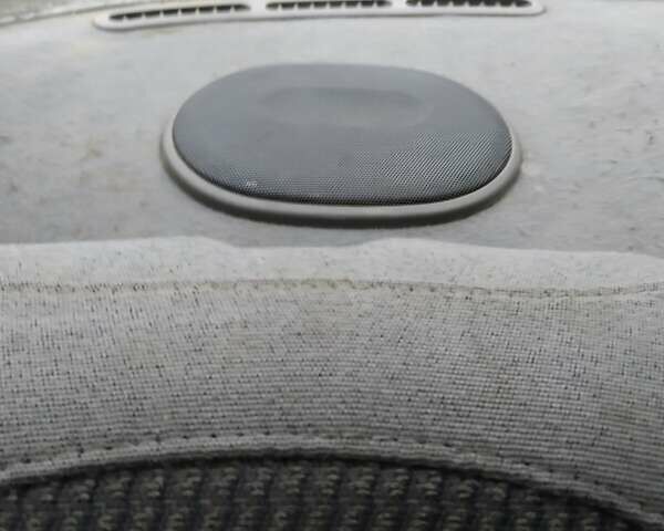 Зеленый Мазда 626, объемом двигателя 2 л и пробегом 345 тыс. км за 800 $, фото 3 на Automoto.ua