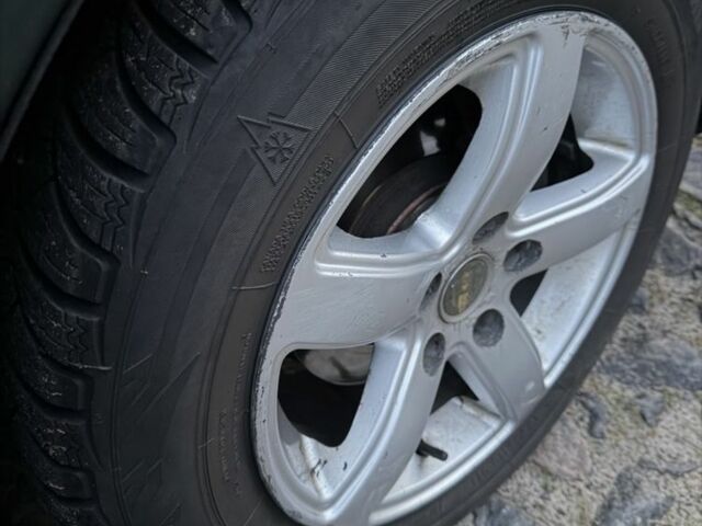 Зеленый Мазда 626, объемом двигателя 2 л и пробегом 265 тыс. км за 2250 $, фото 8 на Automoto.ua