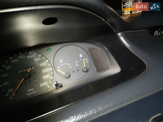 Зеленый Мазда 626, объемом двигателя 2 л и пробегом 345 тыс. км за 800 $, фото 6 на Automoto.ua