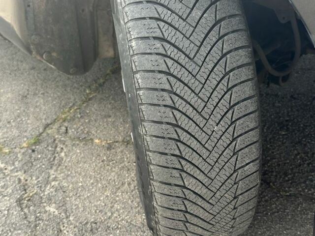 Зеленый Мазда 626, объемом двигателя 2 л и пробегом 342 тыс. км за 1450 $, фото 4 на Automoto.ua