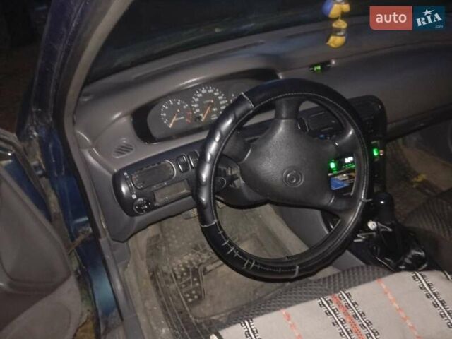 Зеленый Мазда 626, объемом двигателя 2 л и пробегом 200 тыс. км за 1500 $, фото 4 на Automoto.ua