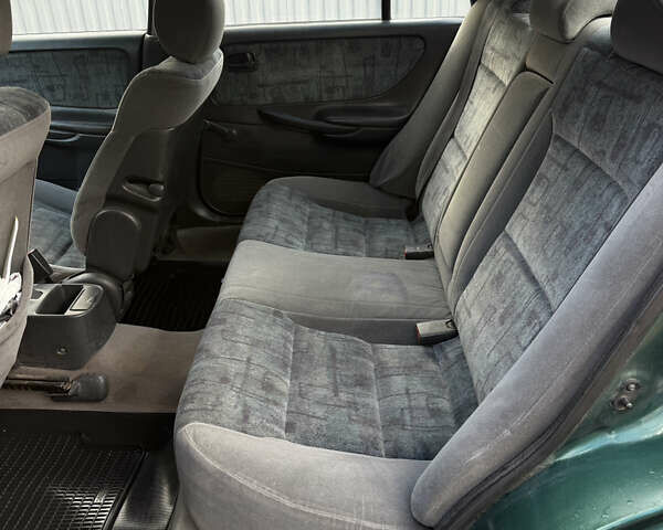 Зеленый Мазда 626, объемом двигателя 2 л и пробегом 356 тыс. км за 2100 $, фото 12 на Automoto.ua