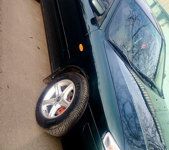 Зеленый Мазда 626, объемом двигателя 1.8 л и пробегом 243 тыс. км за 3400 $, фото 1 на Automoto.ua