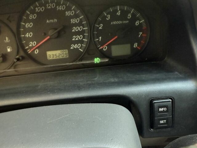 Зеленый Мазда 626, объемом двигателя 2 л и пробегом 300 тыс. км за 1500 $, фото 9 на Automoto.ua