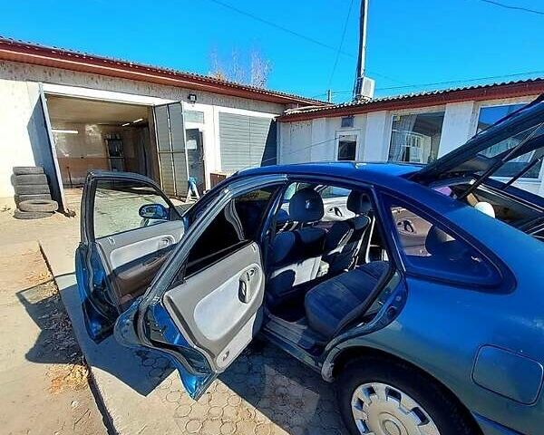 Зеленый Мазда 626, объемом двигателя 2 л и пробегом 250 тыс. км за 2300 $, фото 5 на Automoto.ua