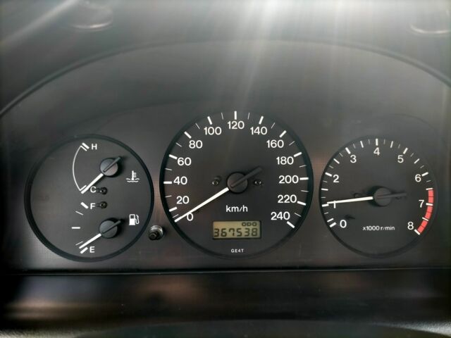 Зелений Мазда 626, об'ємом двигуна 2 л та пробігом 371 тис. км за 1500 $, фото 9 на Automoto.ua