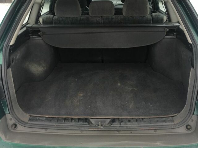 Зеленый Мазда 626, объемом двигателя 2 л и пробегом 320 тыс. км за 2700 $, фото 6 на Automoto.ua