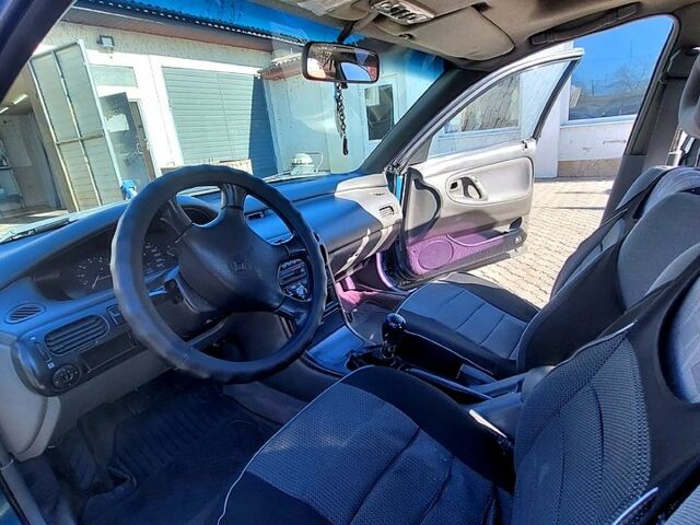 Зеленый Мазда 626, объемом двигателя 2 л и пробегом 250 тыс. км за 2300 $, фото 7 на Automoto.ua