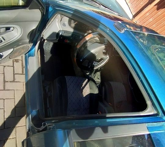 Зелений Мазда 626, об'ємом двигуна 2 л та пробігом 600 тис. км за 1600 $, фото 2 на Automoto.ua