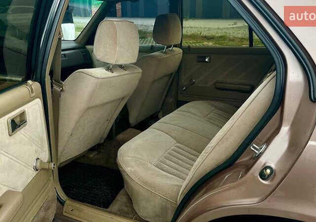 Коричневий Мазда 929, об'ємом двигуна 2 л та пробігом 275 тис. км за 4000 $, фото 6 на Automoto.ua