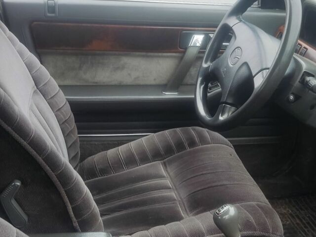 Серый Мазда 929, объемом двигателя 2.2 л и пробегом 340 тыс. км за 950 $, фото 6 на Automoto.ua