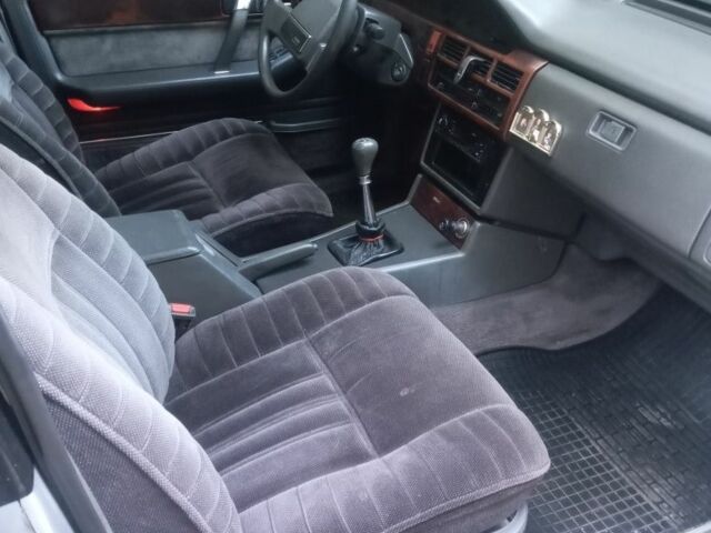 Серый Мазда 929, объемом двигателя 2 л и пробегом 291 тыс. км за 1700 $, фото 4 на Automoto.ua