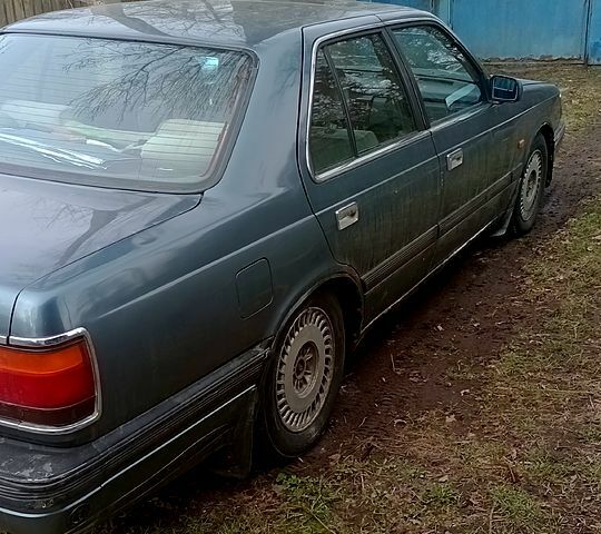 Сірий Мазда 929, об'ємом двигуна 3 л та пробігом 374 тис. км за 1000 $, фото 2 на Automoto.ua