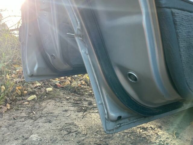 Серый Мазда 929, объемом двигателя 2.2 л и пробегом 283 тыс. км за 834 $, фото 2 на Automoto.ua