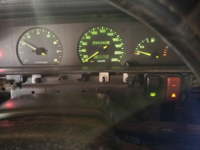 Серый Мазда 929, объемом двигателя 2 л и пробегом 10 тыс. км за 1300 $, фото 9 на Automoto.ua