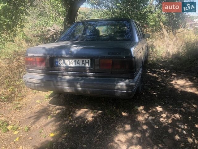 Синий Мазда 929, объемом двигателя 2.2 л и пробегом 350 тыс. км за 1457 $, фото 2 на Automoto.ua