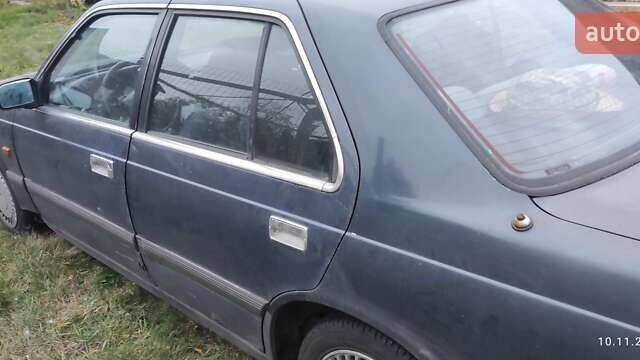 Синий Мазда 929, объемом двигателя 2.2 л и пробегом 276 тыс. км за 2500 $, фото 5 на Automoto.ua