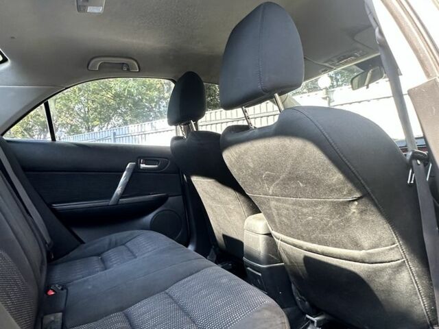 Серый Мазда Атенза, объемом двигателя 2 л и пробегом 235 тыс. км за 2500 $, фото 2 на Automoto.ua