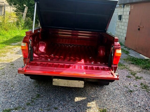 Червоний Мазда Б 2300, об'ємом двигуна 2.3 л та пробігом 8 тис. км за 11000 $, фото 5 на Automoto.ua