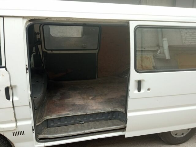 Белый Мазда Б серия, объемом двигателя 2 л и пробегом 164 тыс. км за 5500 $, фото 6 на Automoto.ua