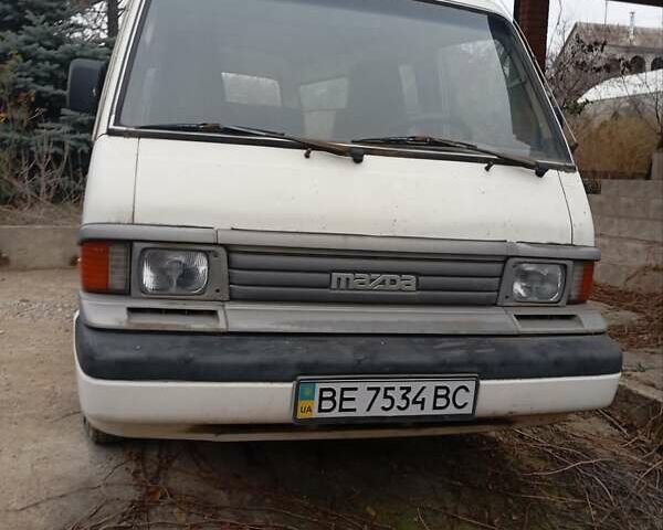 Білий Мазда B-series, об'ємом двигуна 2.2 л та пробігом 300 тис. км за 3000 $, фото 3 на Automoto.ua