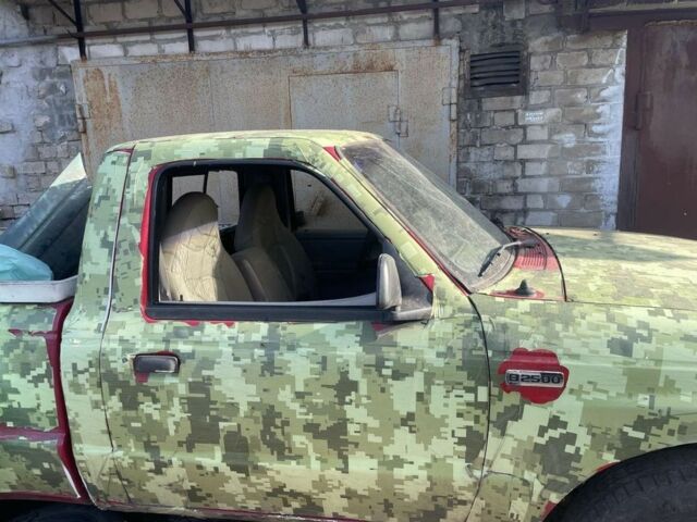 Красный Мазда Б серия, объемом двигателя 0 л и пробегом 350 тыс. км за 2200 $, фото 1 на Automoto.ua