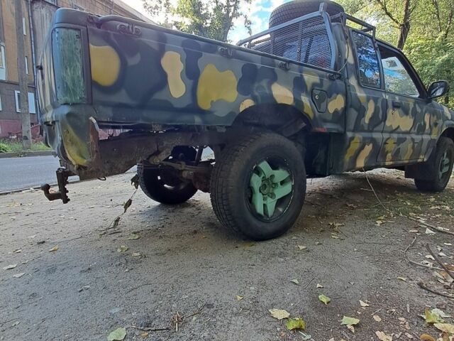 Красный Мазда БТ-50, объемом двигателя 0 л и пробегом 300 тыс. км за 2500 $, фото 2 на Automoto.ua
