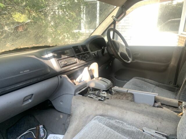 Серый Мазда Бонго, объемом двигателя 2 л и пробегом 300 тыс. км за 2999 $, фото 1 на Automoto.ua