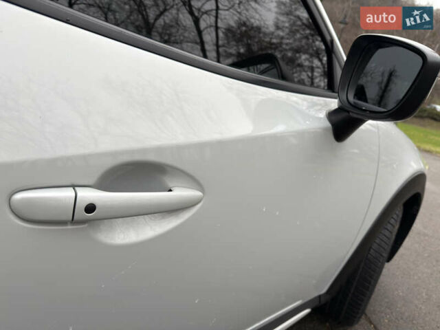 Белый Мазда СХ-3, объемом двигателя 2 л и пробегом 123 тыс. км за 14300 $, фото 5 на Automoto.ua