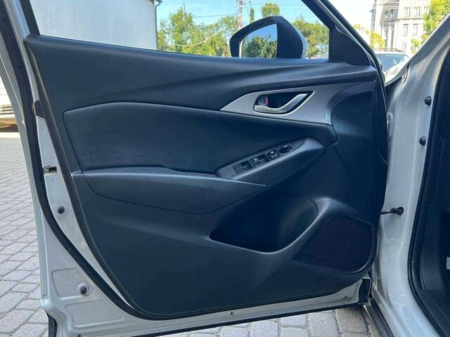 Белый Мазда СХ-3, объемом двигателя 2 л и пробегом 103 тыс. км за 13300 $, фото 7 на Automoto.ua