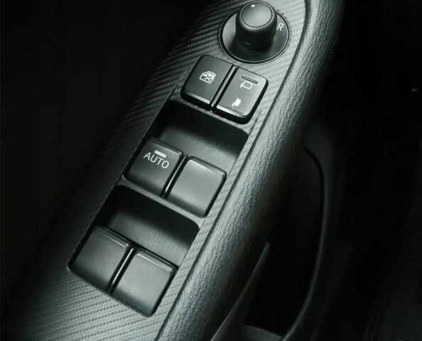 Белый Мазда СХ-3, объемом двигателя 2 л и пробегом 129 тыс. км за 11950 $, фото 6 на Automoto.ua