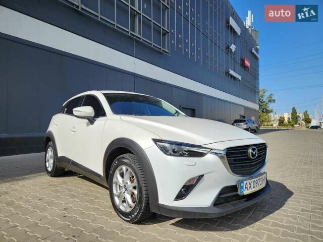 Белый Мазда СХ-3, объемом двигателя 2 л и пробегом 41 тыс. км за 19999 $, фото 2 на Automoto.ua