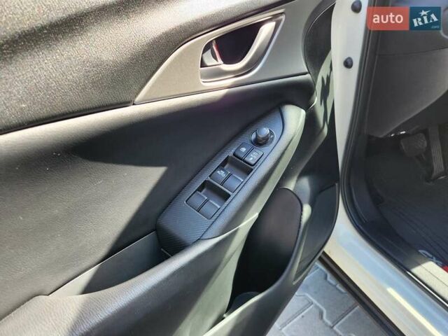 Белый Мазда СХ-3, объемом двигателя 2 л и пробегом 41 тыс. км за 19999 $, фото 12 на Automoto.ua