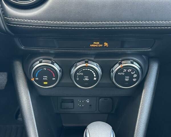 Белый Мазда СХ-3, объемом двигателя 2 л и пробегом 52 тыс. км за 17700 $, фото 20 на Automoto.ua