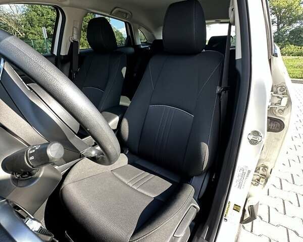 Белый Мазда СХ-3, объемом двигателя 2 л и пробегом 52 тыс. км за 17700 $, фото 12 на Automoto.ua