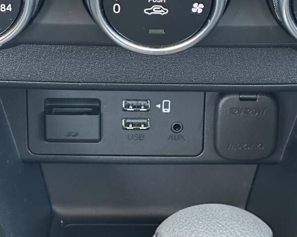 Белый Мазда СХ-3, объемом двигателя 2 л и пробегом 52 тыс. км за 17700 $, фото 35 на Automoto.ua