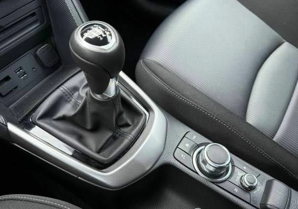 Коричневий Мазда СХ-3, об'ємом двигуна 2 л та пробігом 90 тис. км за 10000 $, фото 7 на Automoto.ua