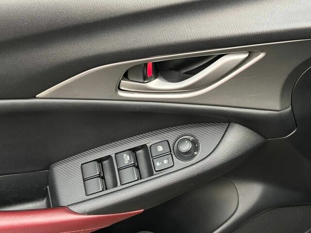 Сірий Мазда СХ-3, об'ємом двигуна 2 л та пробігом 75 тис. км за 15999 $, фото 9 на Automoto.ua