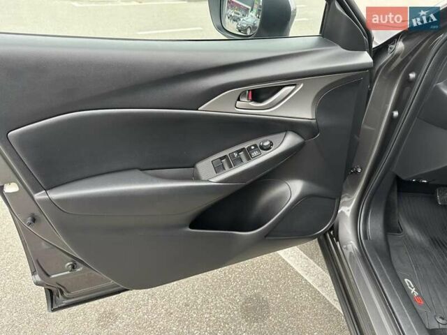 Сірий Мазда СХ-3, об'ємом двигуна 2 л та пробігом 113 тис. км за 18900 $, фото 17 на Automoto.ua