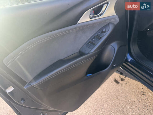 Синий Мазда СХ-3, объемом двигателя 2 л и пробегом 96 тыс. км за 17999 $, фото 8 на Automoto.ua