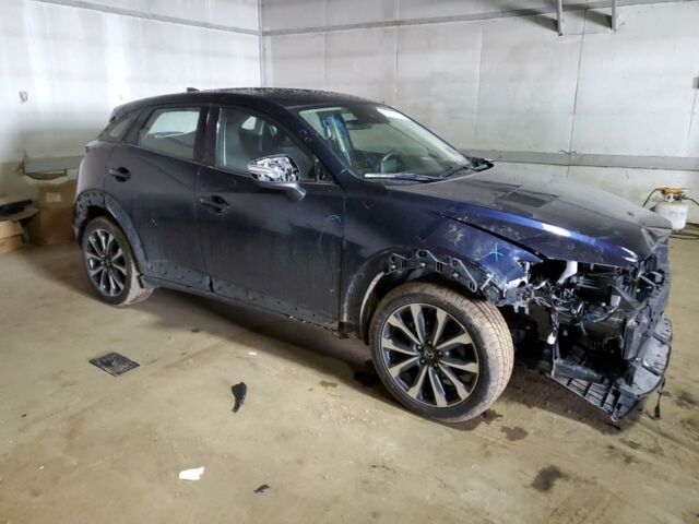 Синий Мазда СХ-3, объемом двигателя 2 л и пробегом 147 тыс. км за 10400 $, фото 2 на Automoto.ua