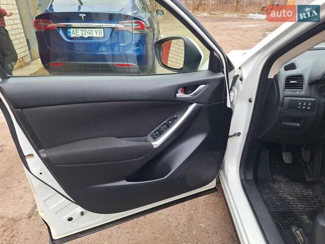 Білий Мазда СХ-5, об'ємом двигуна 2.2 л та пробігом 220 тис. км за 12500 $, фото 8 на Automoto.ua