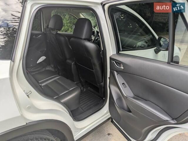 Мазда СХ-5 2012 в Киеве на Automoto.ua Белый Мазда СХ-5, объемом двигателя 2.19 л и пробегом 219 тыс. км за 13500 $, фото 20 на Automoto.ua