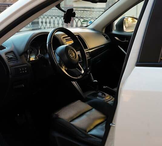 Белый Мазда СХ-5, объемом двигателя 2.19 л и пробегом 220 тыс. км за 13900 $, фото 24 на Automoto.ua